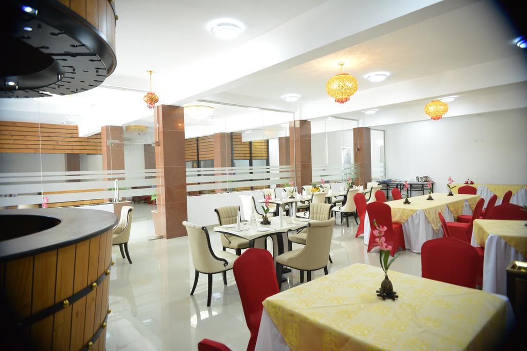 Hotel Kamrel คูรูเนกาลา ภายนอก รูปภาพ