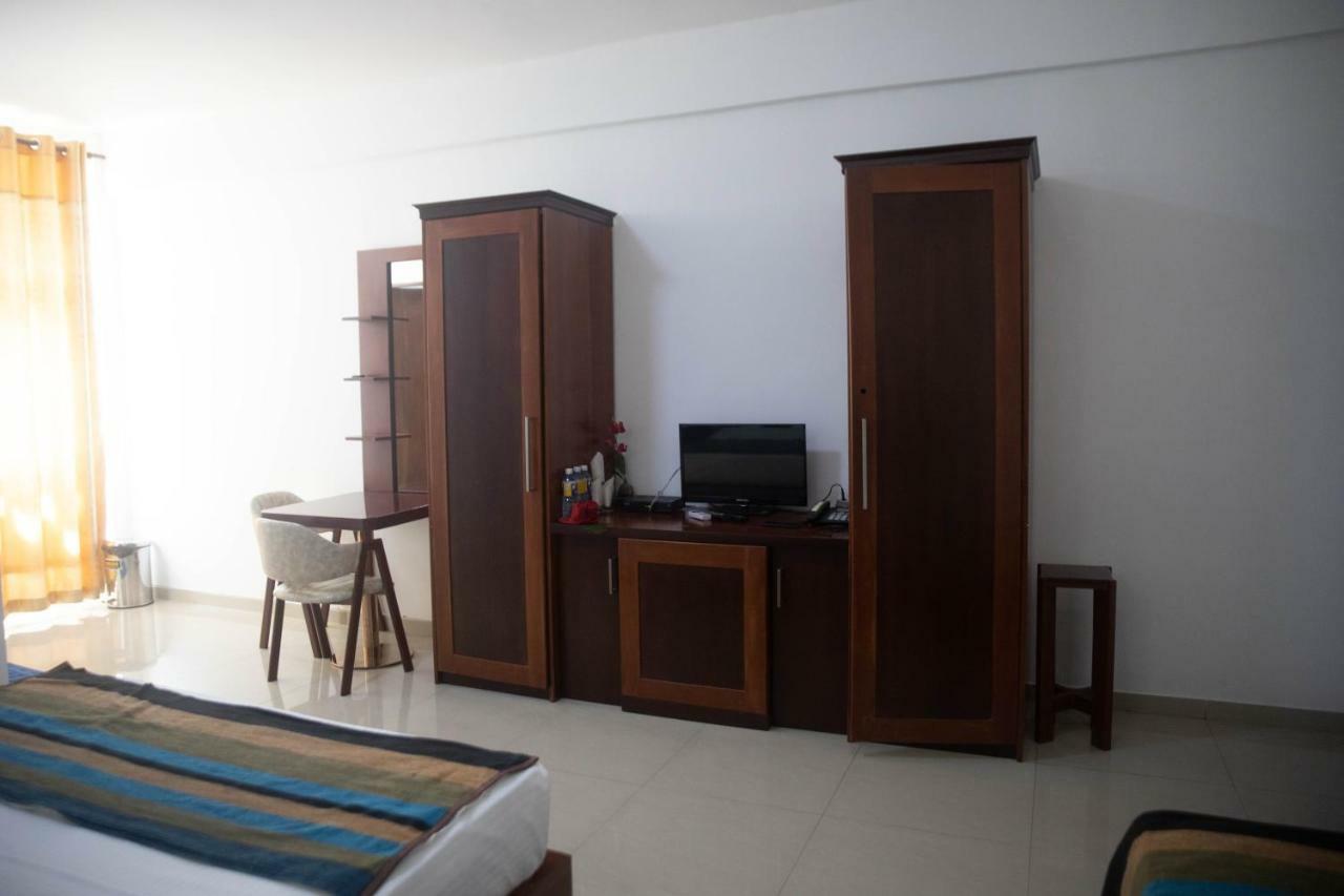 Hotel Kamrel คูรูเนกาลา ภายนอก รูปภาพ
